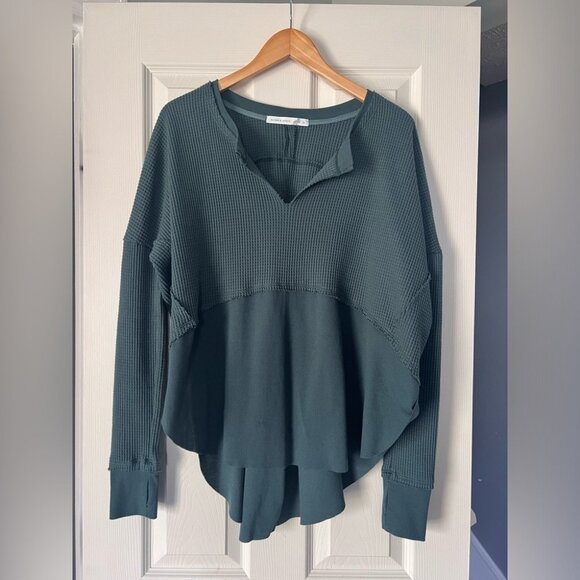 Altar’d State Women’s Teal Waffle Knit Split Neck High Low Top Thumbholes S - Picture 1 of 7
